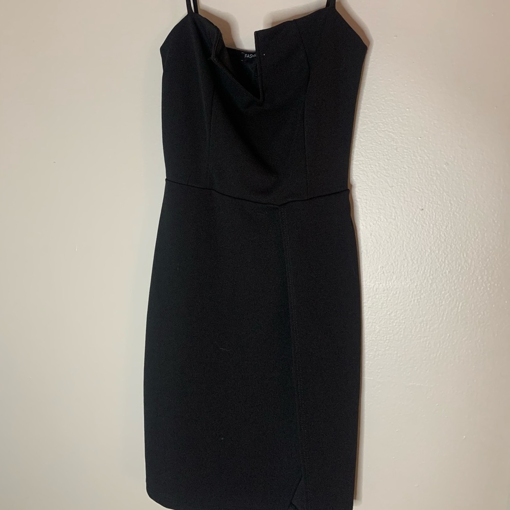 Dress w high slit on side